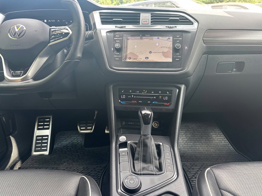 Used 2023 Volkswagen Tiguan SEL R-Line AWD/4WD image 19