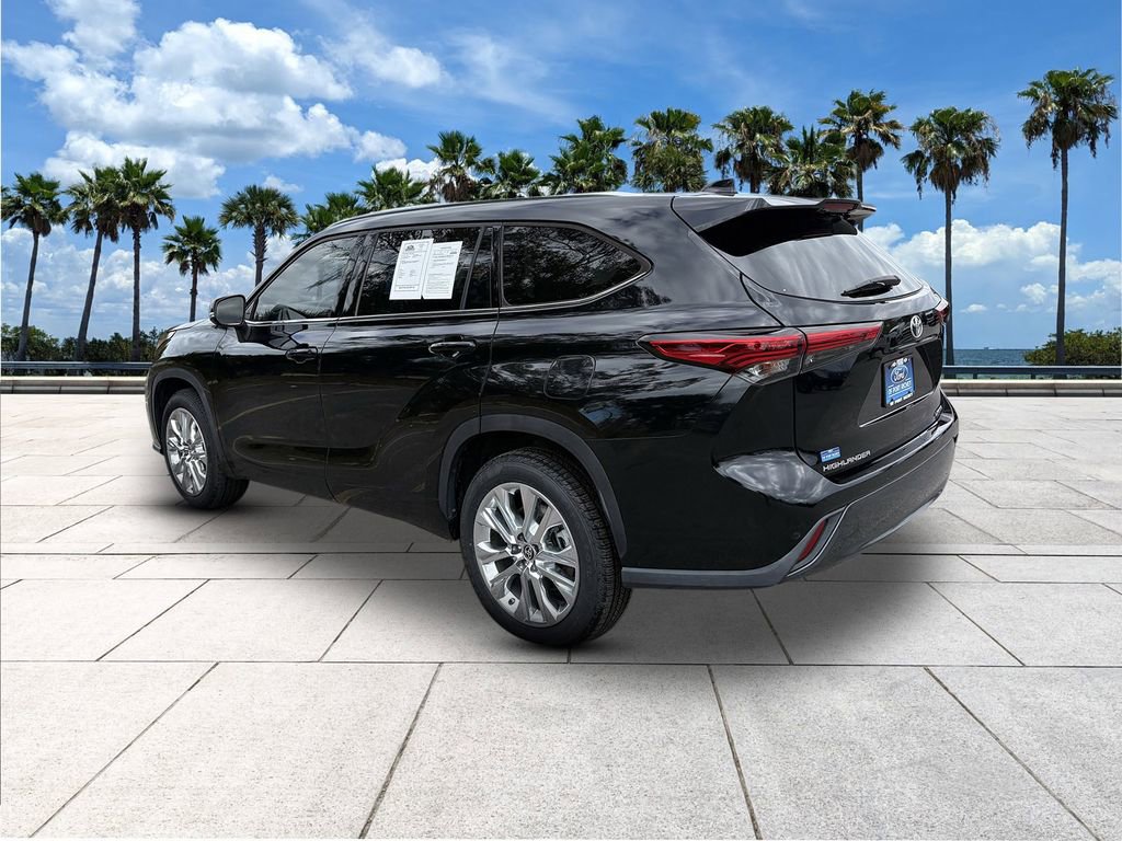 Used 2020 Toyota Highlander Limited image 7