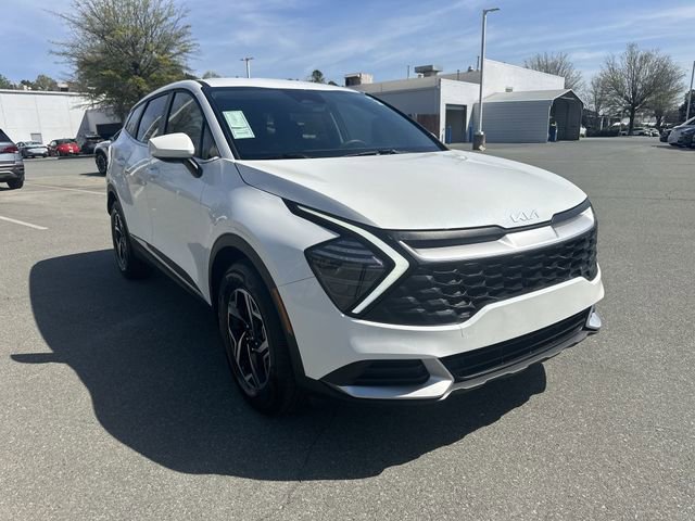 Used 2025 Kia Sportage LX image 7