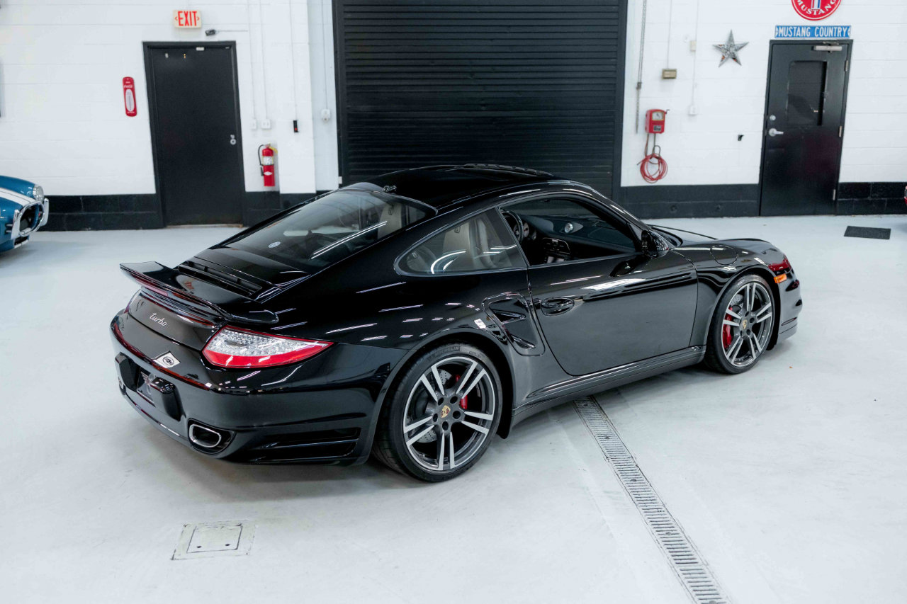 Used 2012 Porsche 911 Turbo image 82