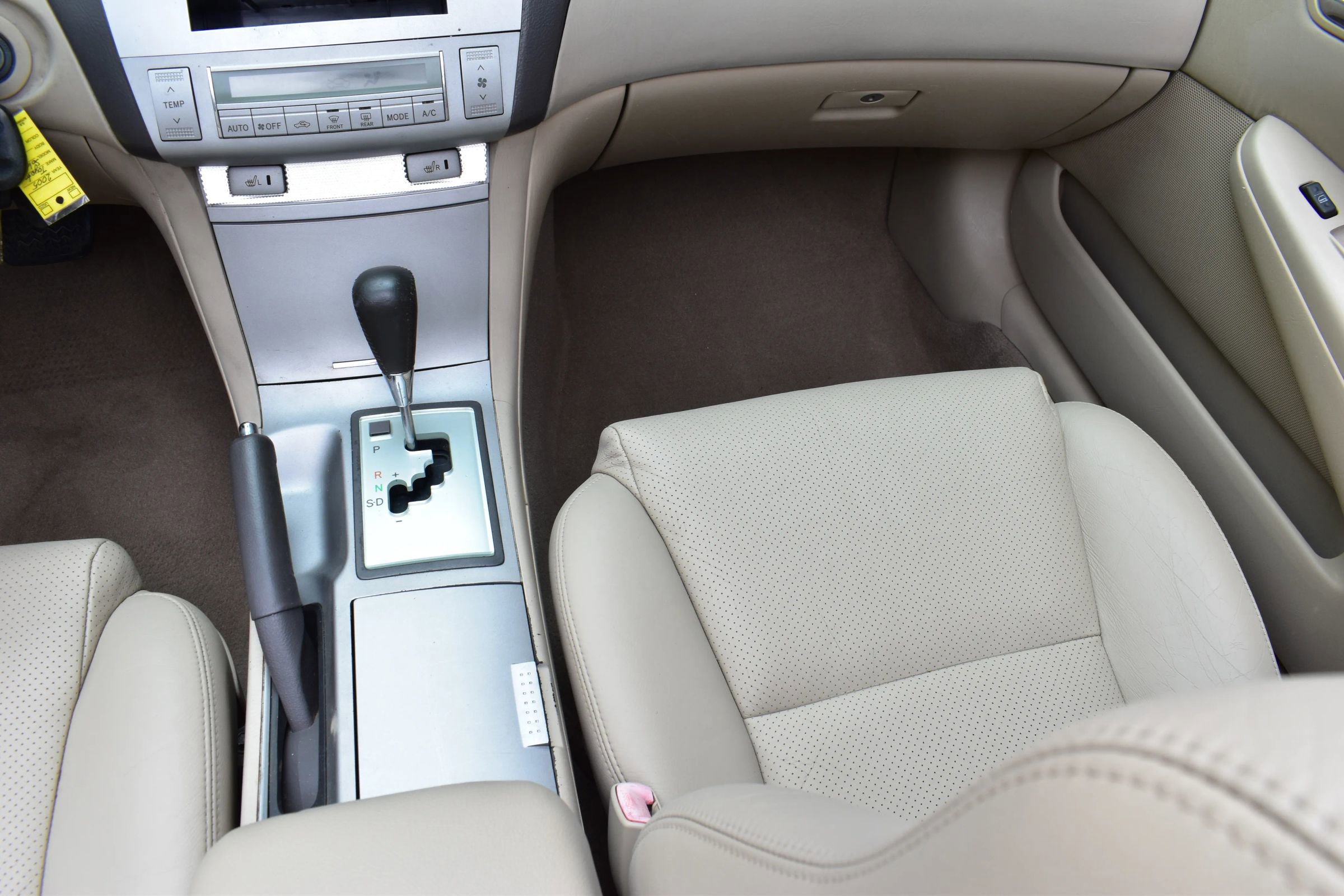 Used 2005 Toyota Solara SLE image 32