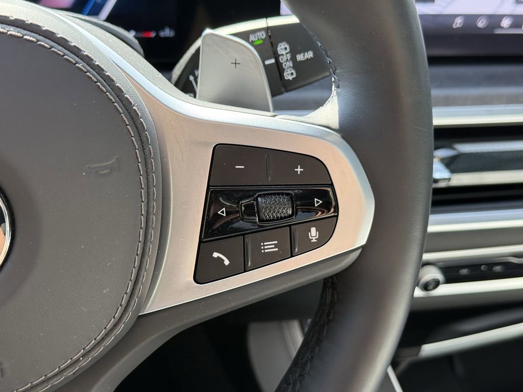 Used 2025 BMW X5 sDrive40i w/ M Sport Package image 22