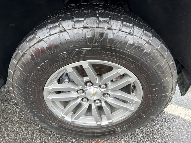 Used 2023 Chevrolet Colorado LT AWD/4WD image 12