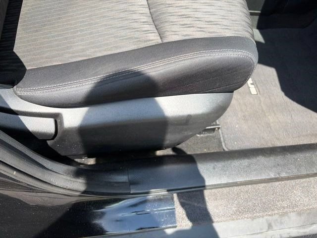 Used 2019 Nissan Rogue SV AWD/4WD image 37
