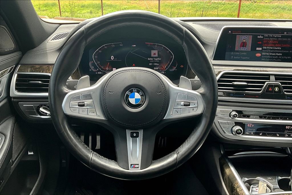 Used 2022 BMW 740i w/ M Sport Package image 7