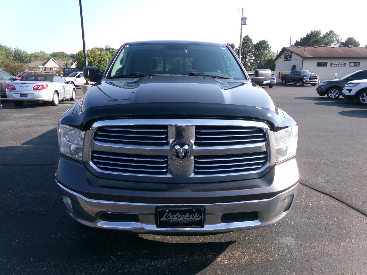 Used 2017 RAM 1500 Classic SLT w/ SLT Plus D←cor Group AWD/4WD image 3