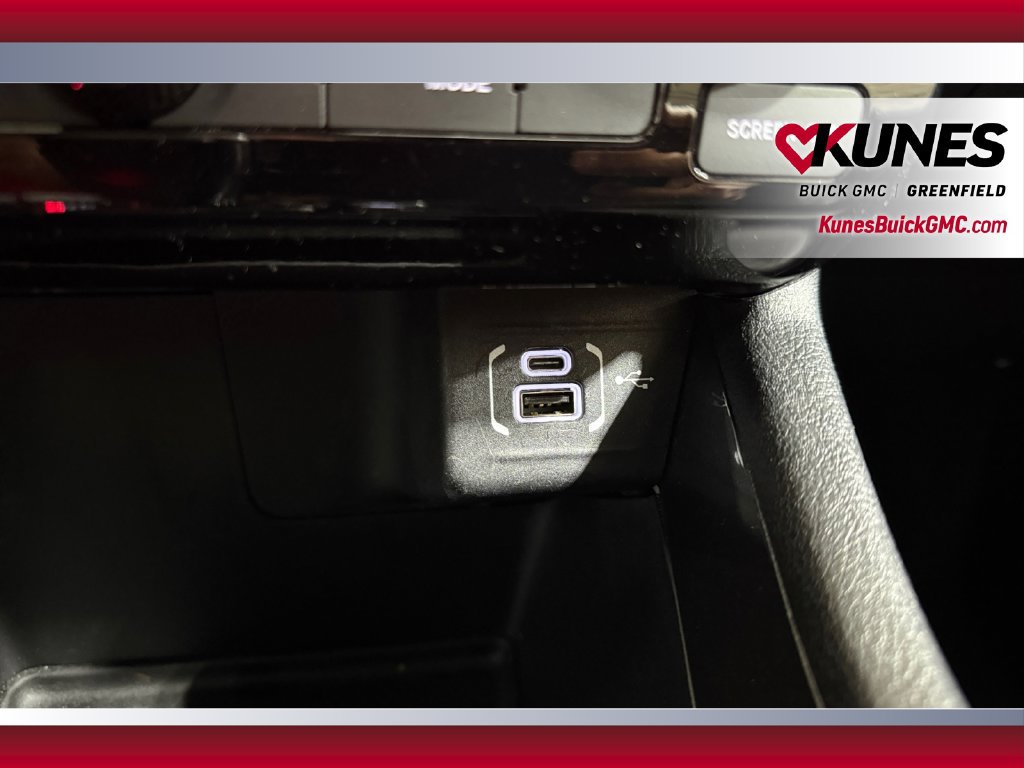 Used 2024 Jeep Compass Latitude AWD/4WD image 32