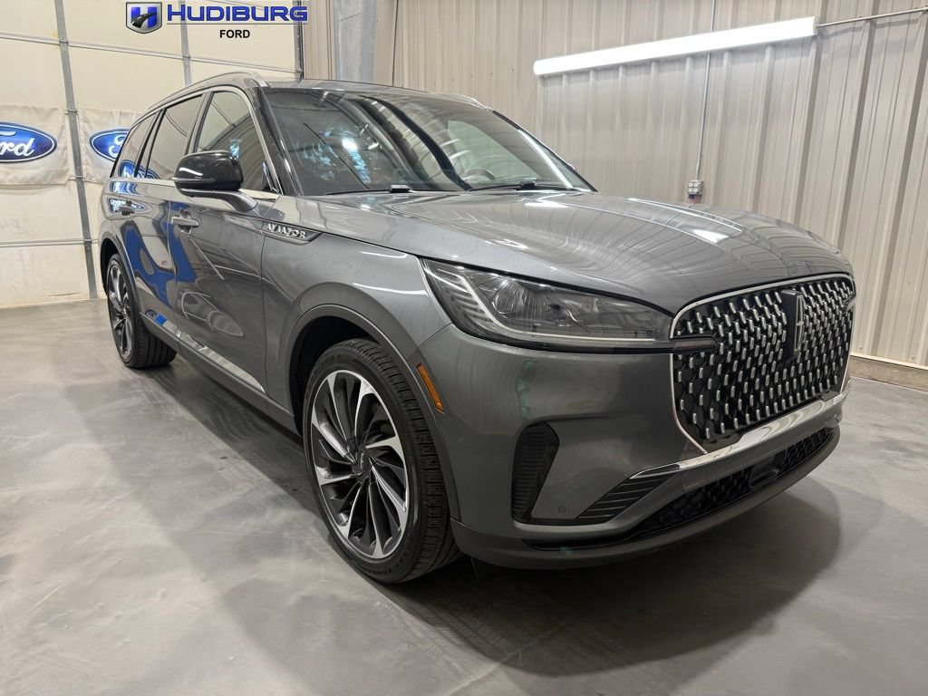 Used 2025 Lincoln Aviator Reserve w/ Equipment Group 201A AWD/4WD image 1