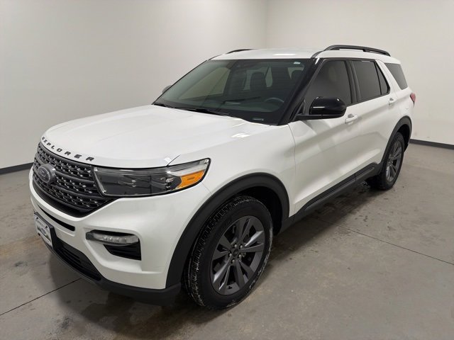 Used 2023 Ford Explorer XLT w/ Equipment Group 202A image 7