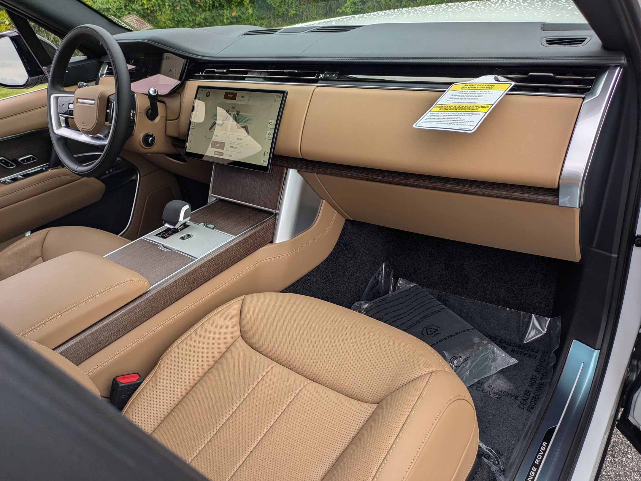 New 2025 Land Rover Range Rover SE image 29