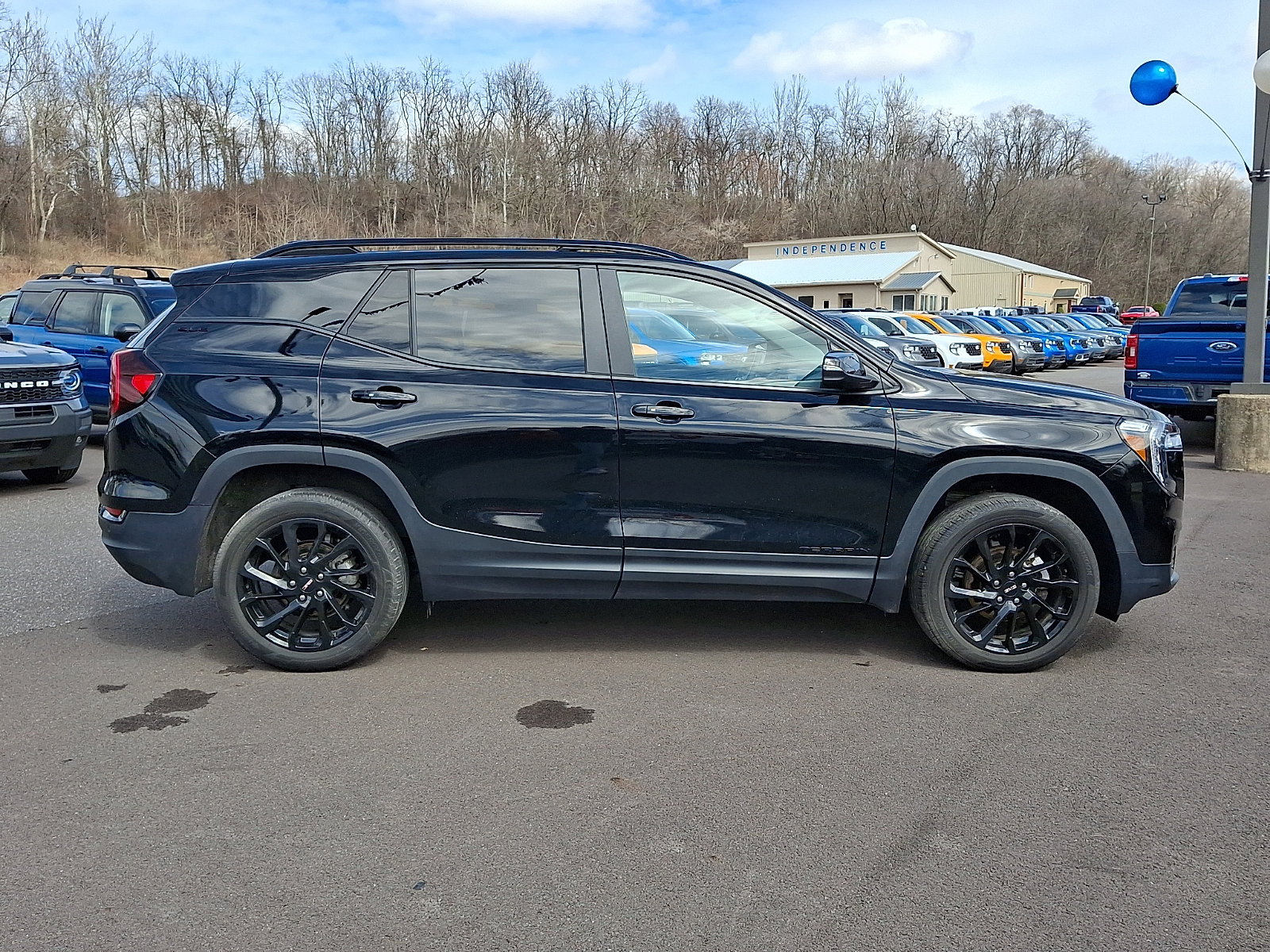Used 2023 GMC Terrain SLE w/ Driver Convenience Package AWD/4WD image 12