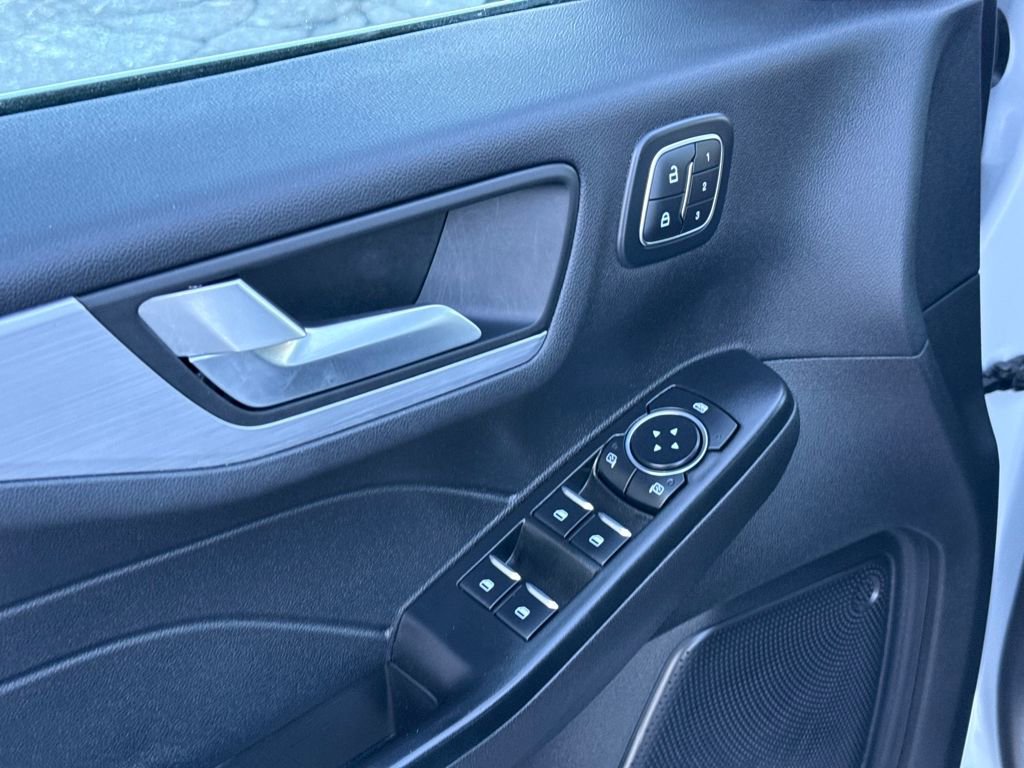 Used 2025 Ford Escape Platinum image 22