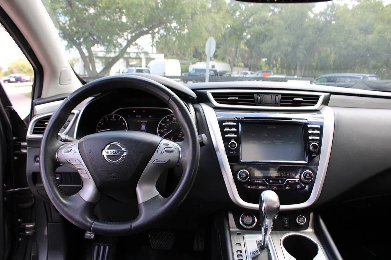 Used 2017 Nissan Murano SL w/ SL Technology Package FWD image 9