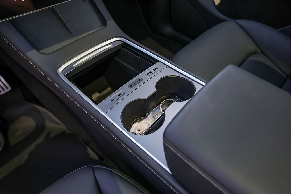 Used 2024 Tesla Model Y Performance image 18