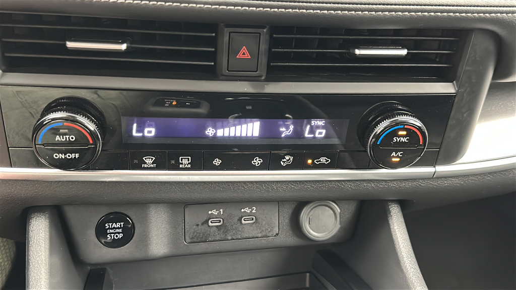Used 2025 Nissan Rogue SV AWD/4WD image 21