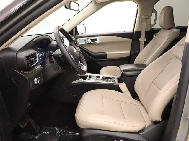 Certified 2020 Ford Explorer Limited AWD/4WD image 2