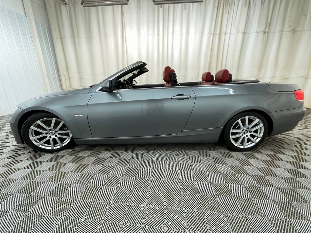 Used 2009 BMW 335i Convertible image 13
