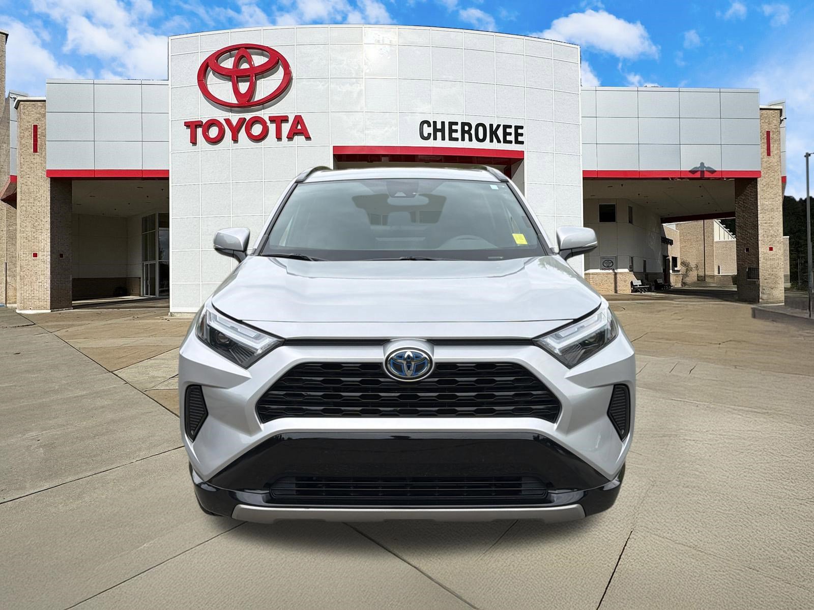 Used 2024 Toyota RAV4 SE AWD/4WD image 2