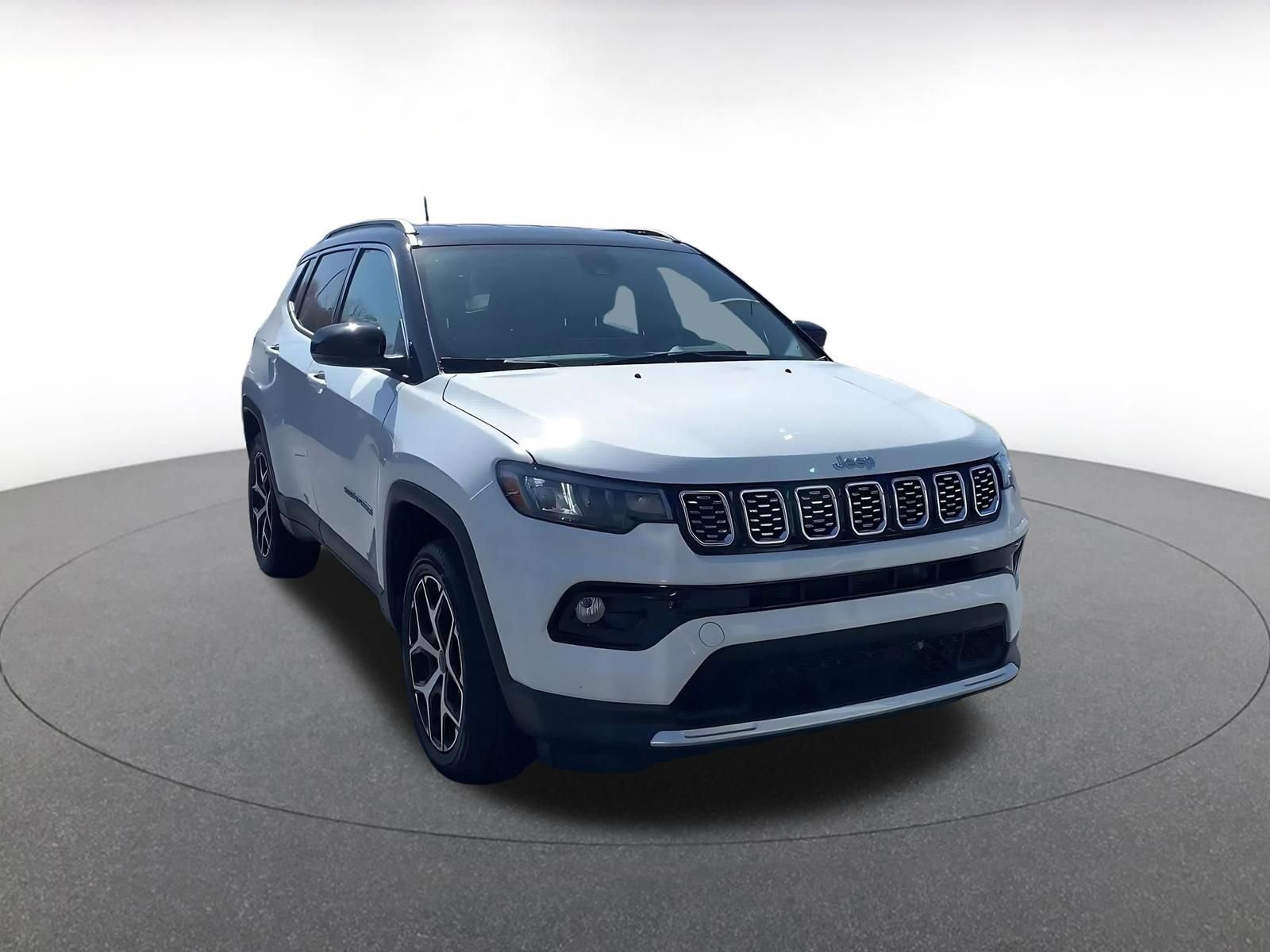 Used 2025 Jeep Compass Limited image 3