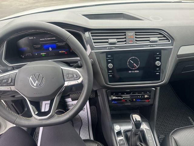Certified 2024 Volkswagen Tiguan SE image 16