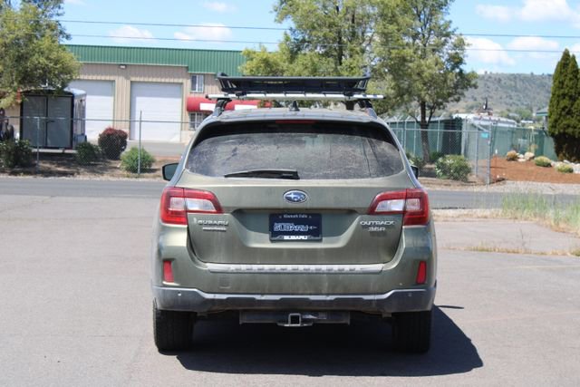 Used 2017 Subaru Outback 3.6R Touring AWD/4WD image 5