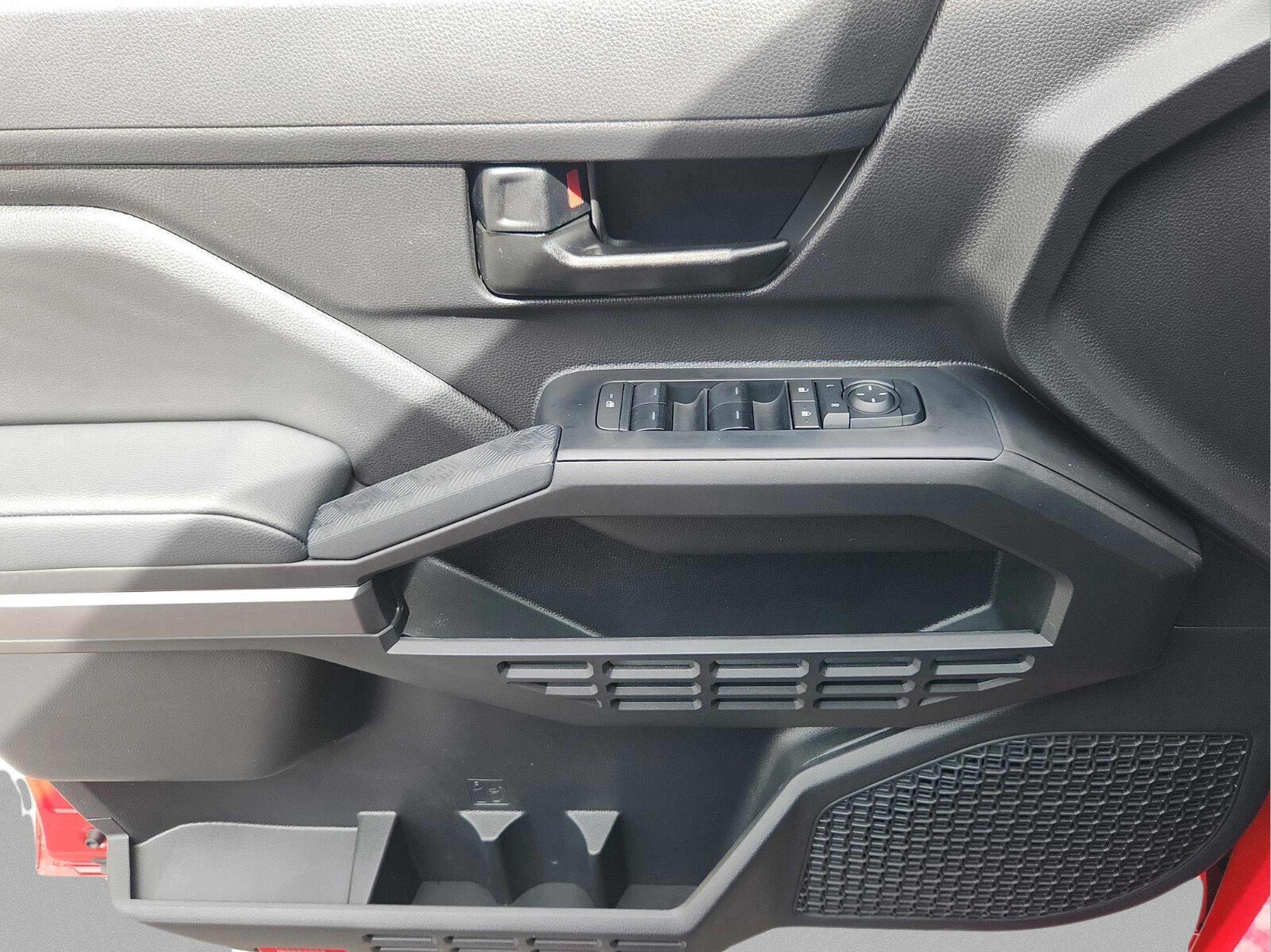 Certified 2025 Toyota Tacoma SR5 image 26