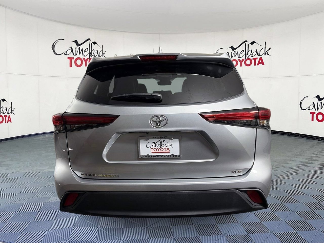 Used 2022 Toyota Highlander XLE FWD image 7