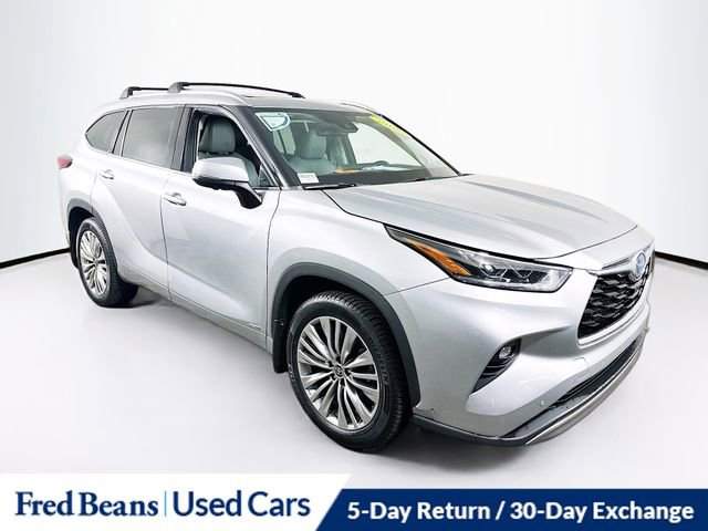 Used 2023 Toyota Highlander Platinum image 30