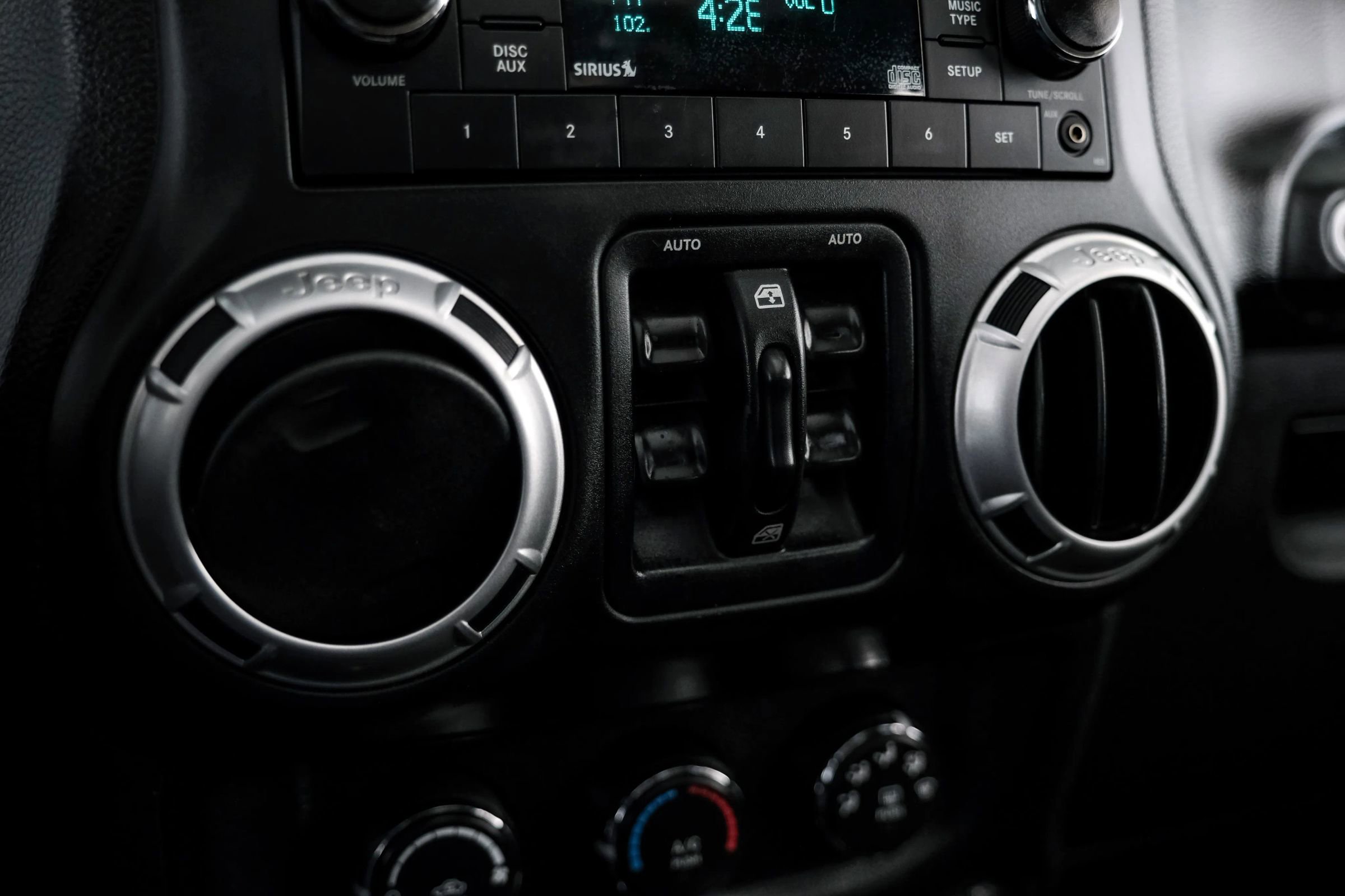 Used 2014 Jeep Wrangler Unlimited Rubicon w/ Max Tow Package image 22