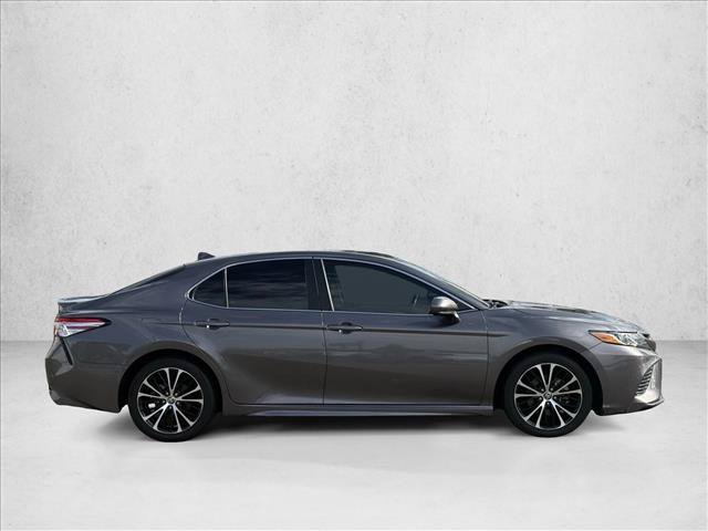 Used 2020 Toyota Camry SE w/ Carpet Mat Package FWD image 4