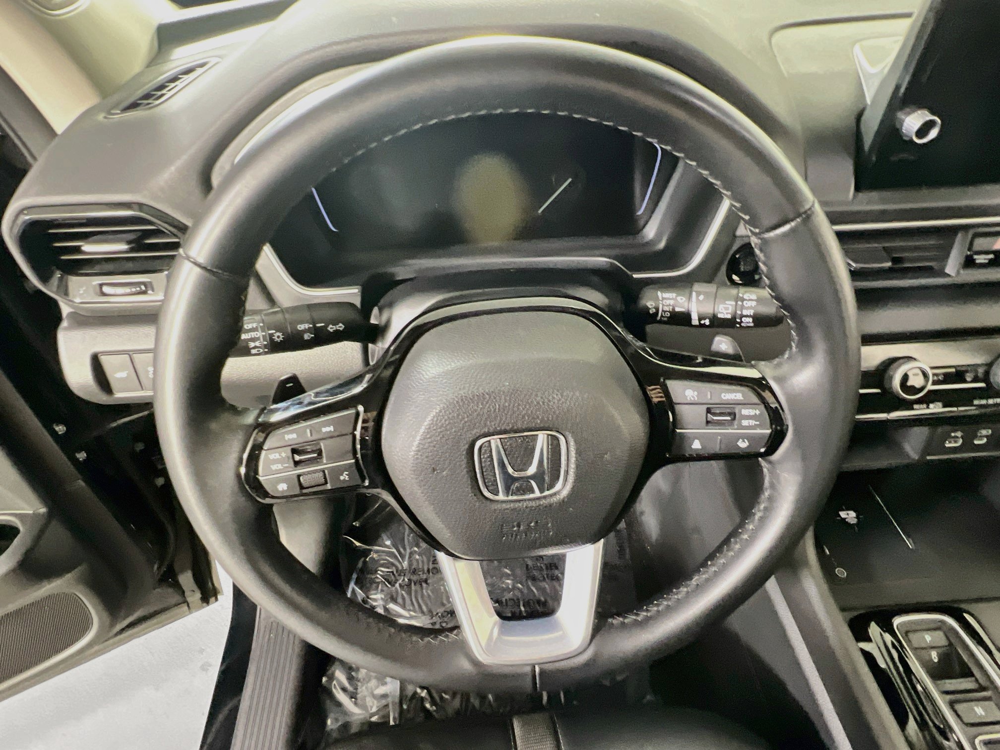 Used 2023 Honda Pilot Touring image 11