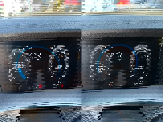 Used 2025 Volkswagen Tiguan S image 21