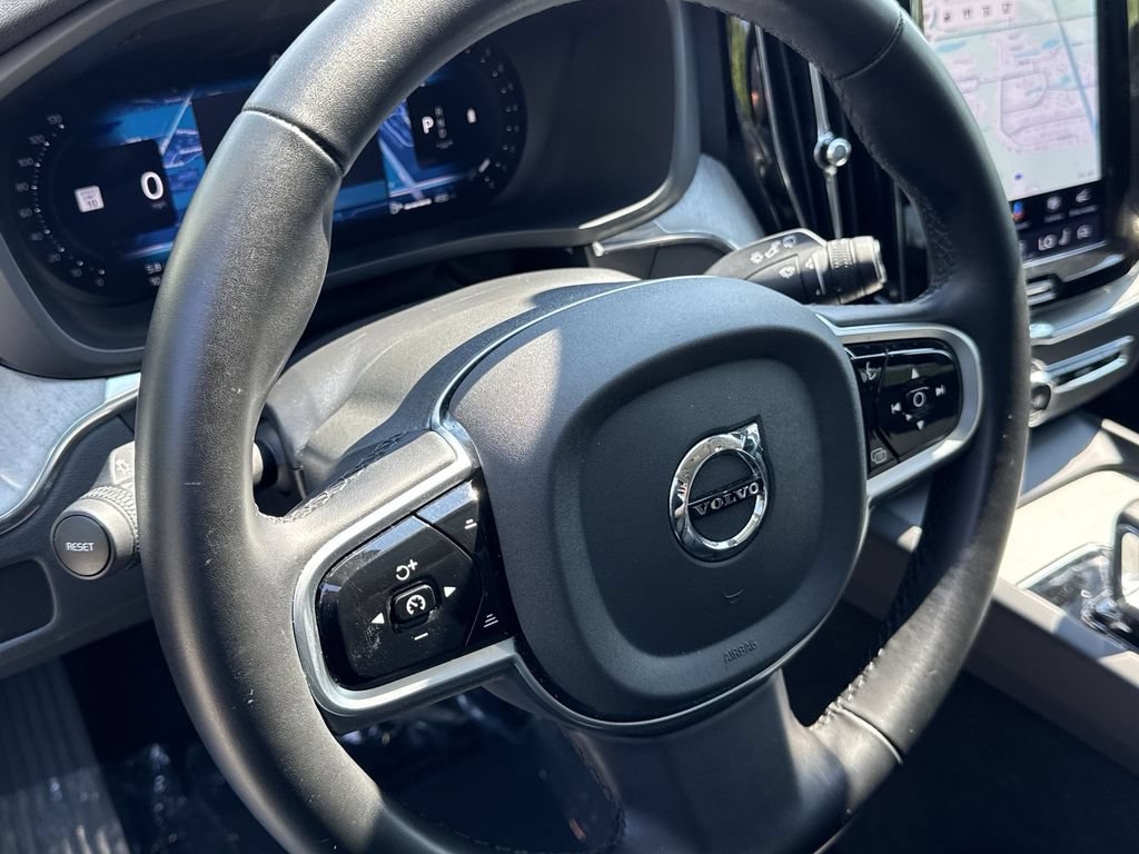 Used 2025 Volvo XC60 B5 Plus AWD/4WD image 11