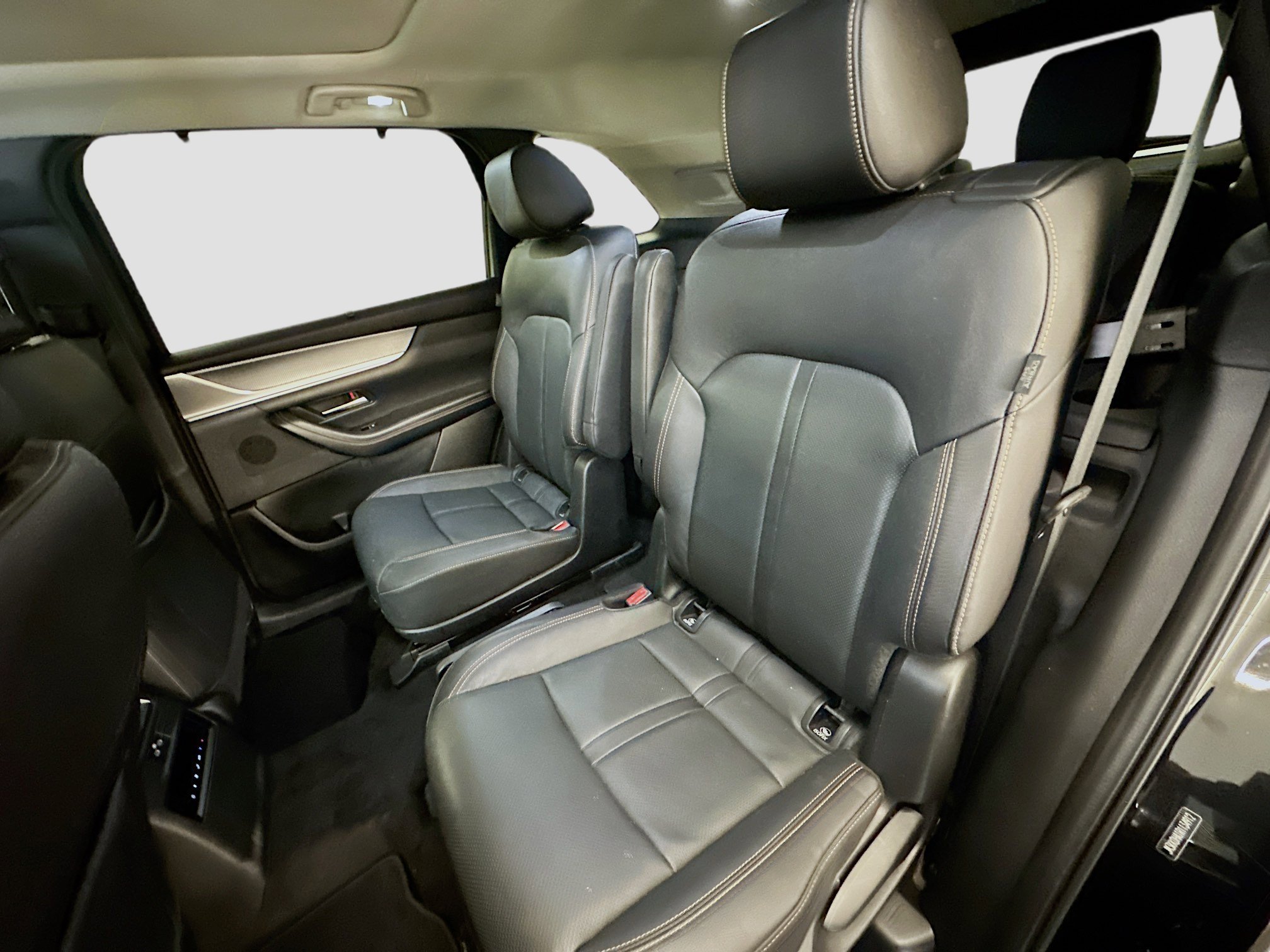 Used 2024 MAZDA CX-90 Plug-In Hybrid w/ Premium Pkg image 30