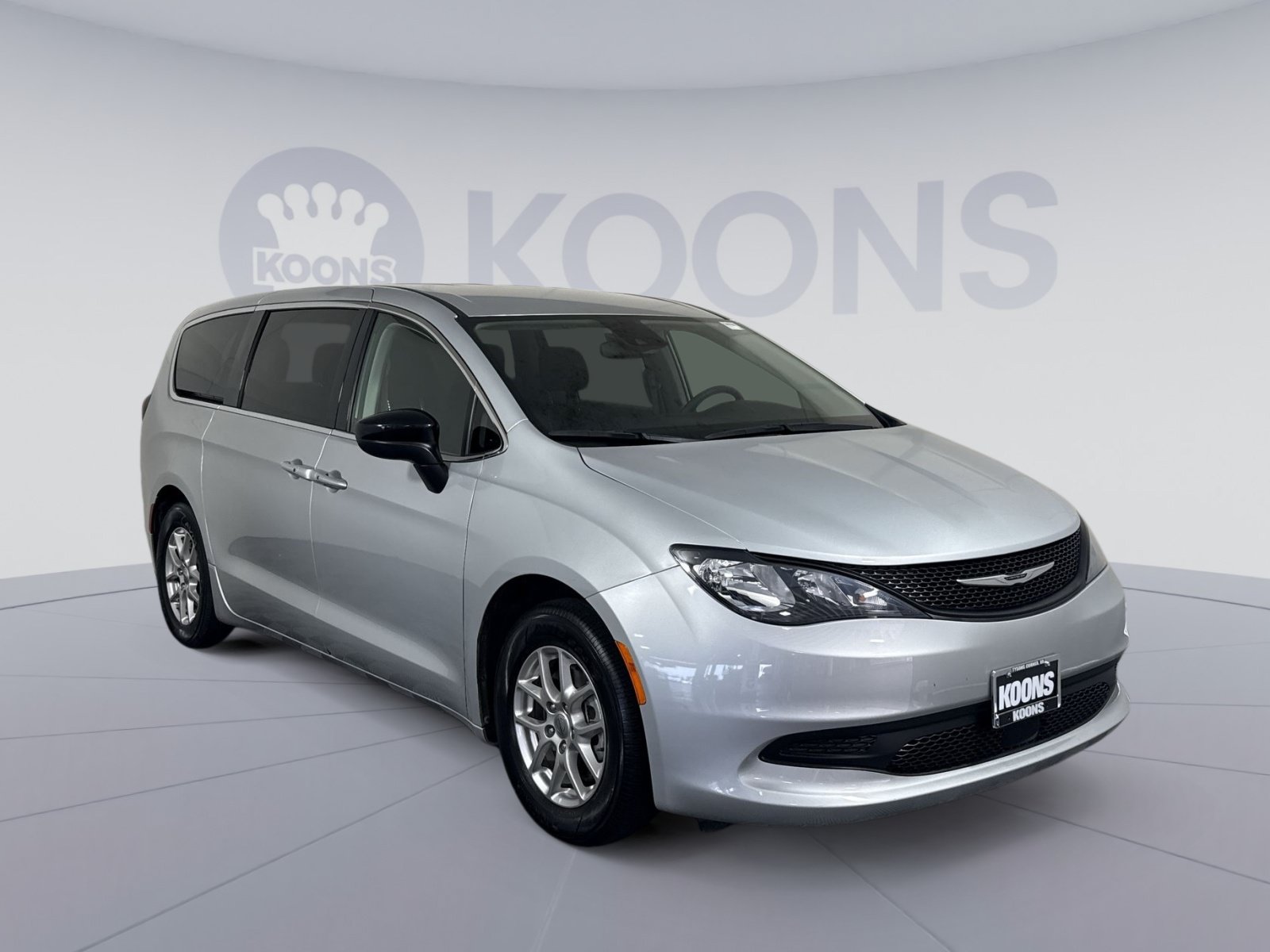 Used 2024 Chrysler Voyager LX FWD image 10