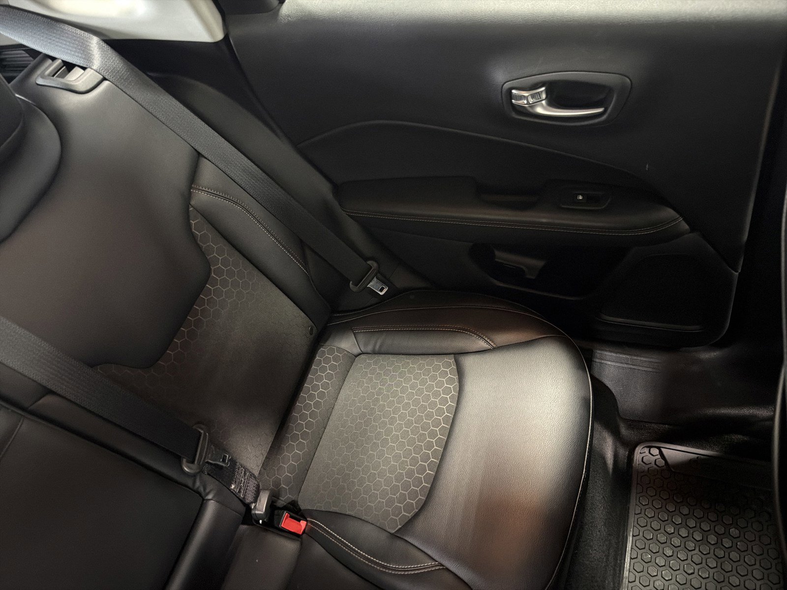 Used 2017 Jeep Compass Latitude w/ Popular Equipment Group image 13