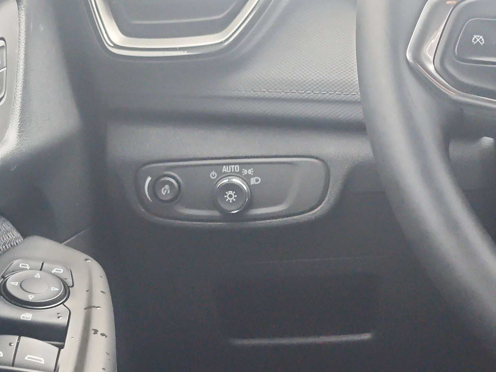 Used 2026 Chevrolet TrailBlazer LT w/ Convenience Package image 13