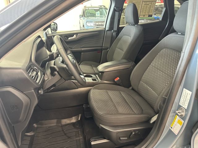 Used 2023 Ford Escape Active w/ Tech Pack #2 AWD/4WD image 4