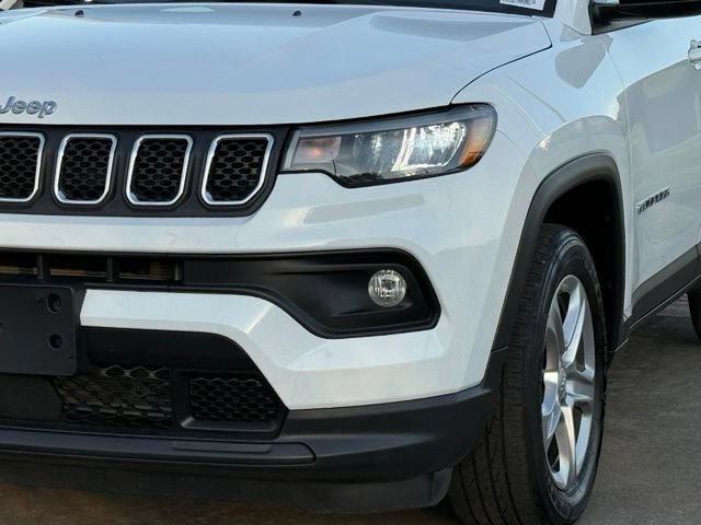 Used 2023 Jeep Compass Latitude w/ Convenience Group AWD/4WD image 11