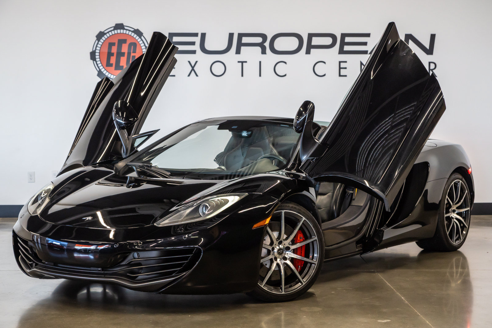 Used 2013 McLaren MP4-12C Spider RWD image 8