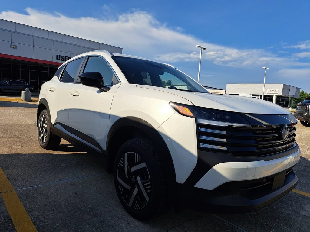 Used 2026 Nissan Kicks SV w/ Charging Package FWD image 2