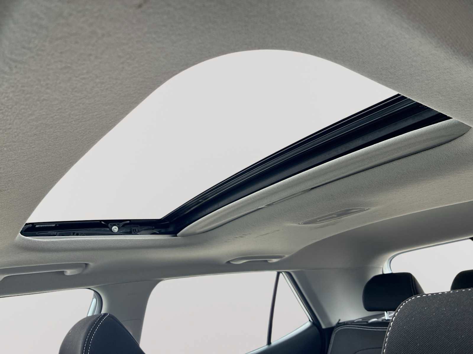 Used 2022 Hyundai Venue SEL image 18