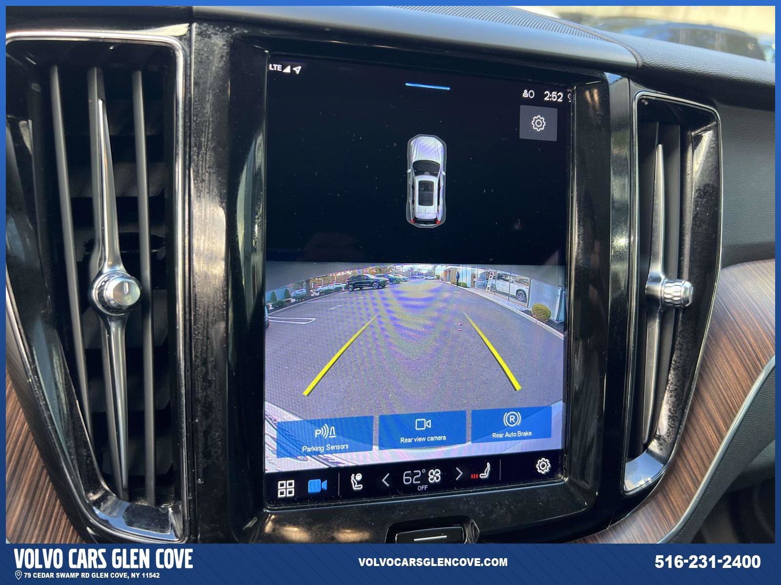 Used 2022 Volvo XC60 B5 Momentum w/ Climate Package image 29