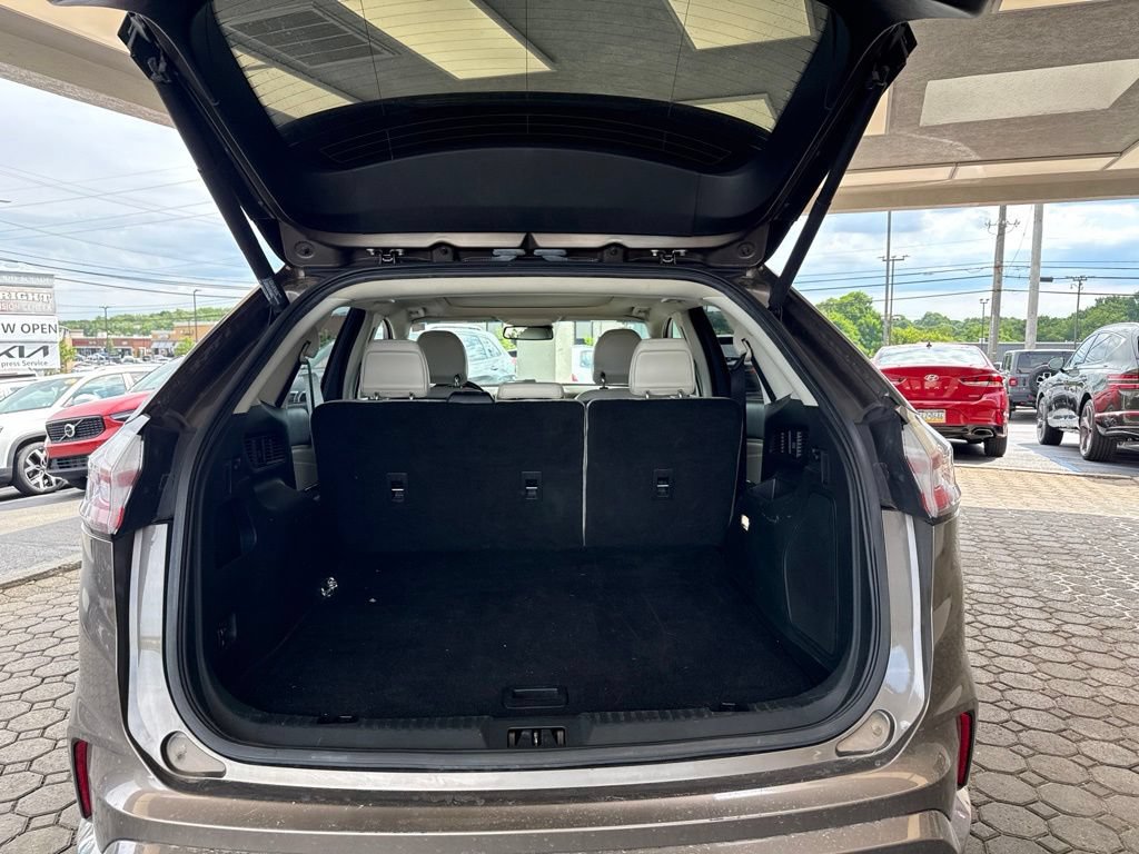 Used 2019 Ford Edge Titanium w/ Equipment Group 301A AWD/4WD image 8