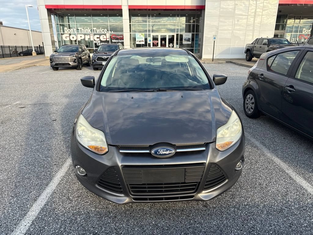 Used 2012 Ford Focus SE FWD image 2