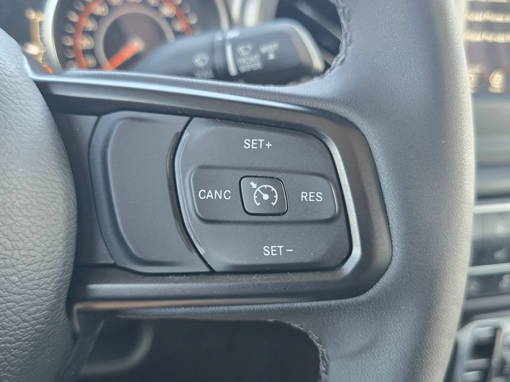 Used 2023 Jeep Gladiator Sport AWD/4WD image 29