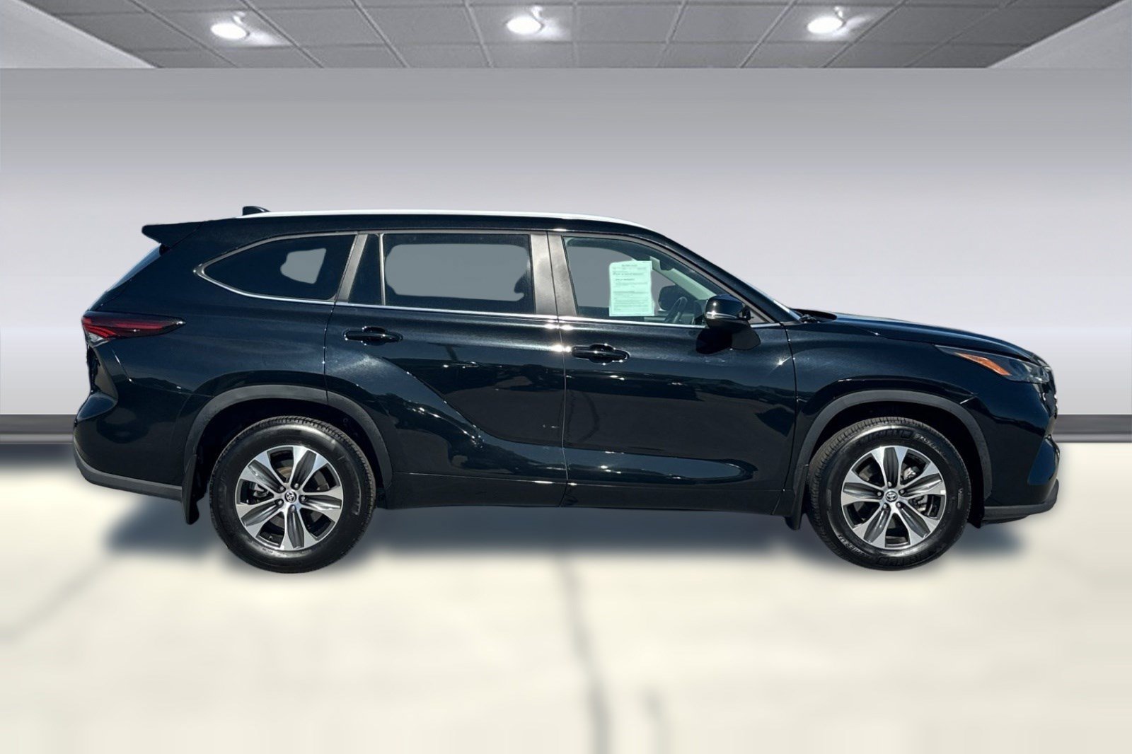 Used 2026 Toyota Highlander XLE AWD/4WD image 7