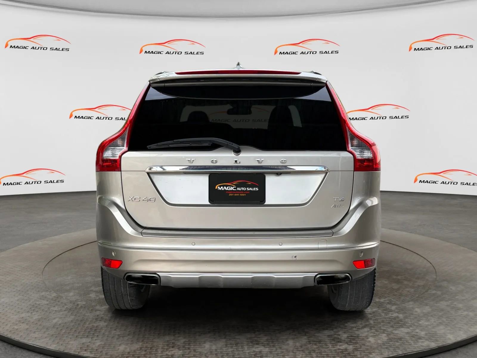 Used 2015 Volvo XC60 T6 Platinum w/ Protection Package AWD/4WD image 9
