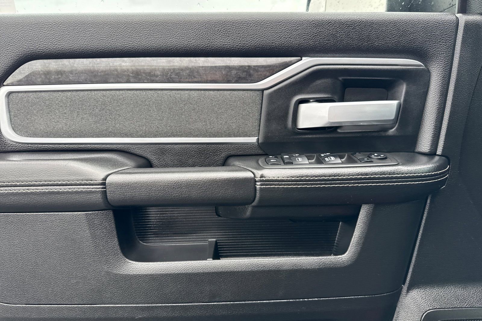 Used 2022 RAM 2500 Big Horn w/ Level C Equiment Group image 11