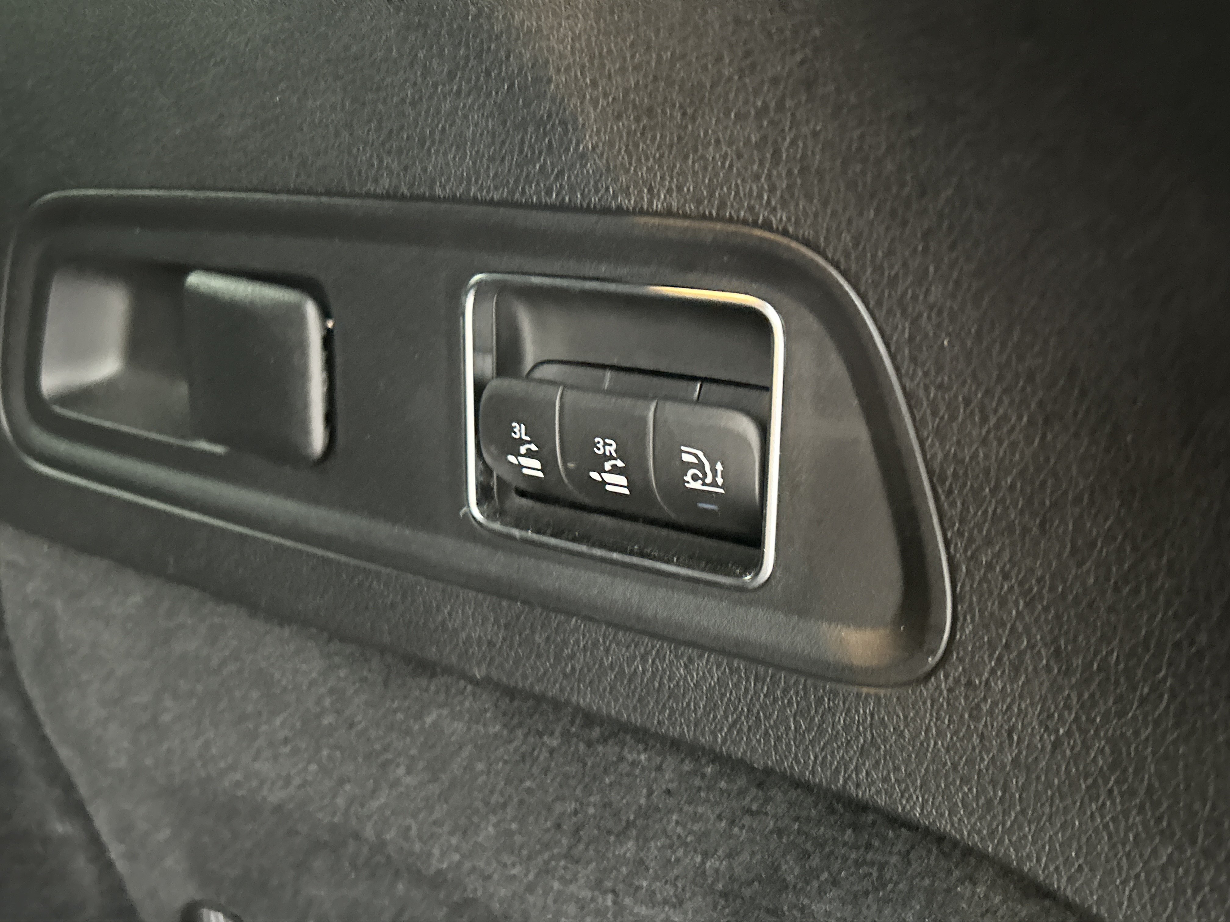 Certified 2025 Mercedes-Benz GLS 450 4MATIC image 12